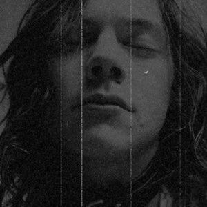 Meet your Posher, Caitlin